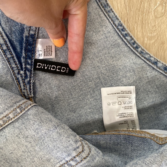 H&M Jean Overall Shorts, Size S - Picture 9 of 9